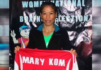 Shillong Lajong presents jersey to boxing legend Mary Kom