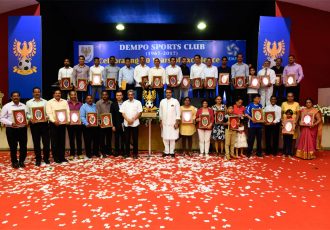 Dempo players and some of their representatives are delighted in the company of chief minister Manohar Parrikar, club president Shrinivas Dempo and AIFF president Praful Patel after being felicitated for being among the club's 50 best players of all time. (Photo courtesy: Dempo SC)