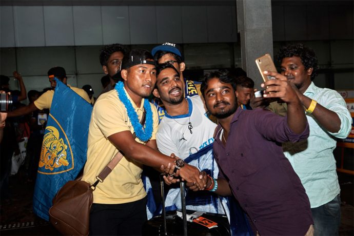 Jeje Lalpekhlua spends time with some of the Chennaiyin FC fans. (Photo courtesy: Chennaiyin FC)