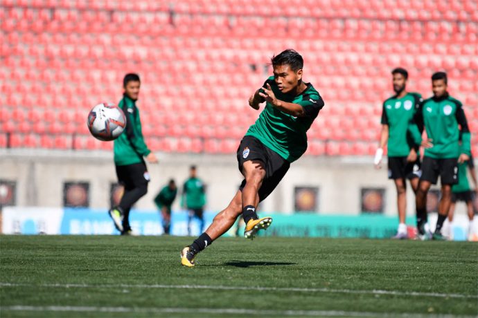 Bengaluru FC midfielder Boithang Haokip takes a shot in training (Photo courtesy: Bengaluru FC)