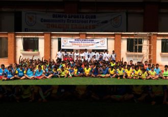 Dempo SC coaches with the participants of the Grassroots Festival at the Sanjay School Porvorim (Photo courtesy: Dempo SC)