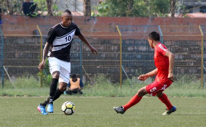 Mohammedan Sporting's Fikru Teferra Lemessa in action against Langsning FC in a Second Division League match. (Photo courtesy: Mohammedan Sporting Club)