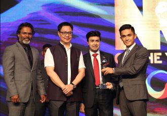 Sunil Chhetri awarded at 5th Times NOW & ICICI Bank NRI of the Year Awards 2018