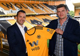 Laurie Dalrymple, Managing Director, Wolverhampton Wanderers FC (left) and Kajetan Mackowiak, Co-founder, CoinDeal (right). (PRNewsfoto/CoinDeal)