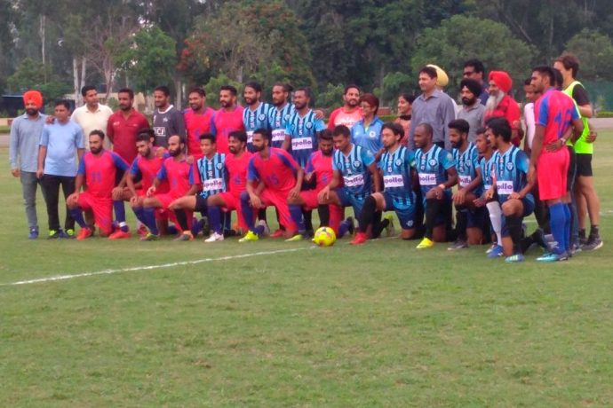 Minerva Punjab FC and Rail Coach Factory pose for a group photo ahead of their Punjab State Super Football League match. (Photo courtesy: Minerva Punjab FC)