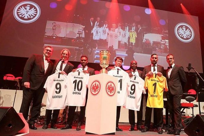 Eintracht Frankfurt board members Axel Hellmann (left) and Fredi Bobic (right) with new brand ambassadors Jan-Aage Fjörtoft, Augustine ‘Jay-Jay’ Okocha, Cha Bum-kun, Anthony Yeboah and Oka Nikolov. (Photo courtesy: Eintracht Frankfurt)