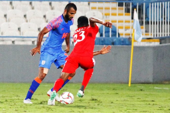 Indian national team midfielder Pronay Halder in action against Oman in a friendly match on December 27, 2018. (Photo courtesy: AIFF Media)