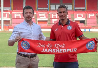 Julian Villar-Aragón, Technical Director, Jamshedpur FC and Memo. (Photo courtesy: Jamshedpur FC)