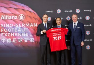 Allianz SE CEO Oliver Bäte, former Ambassador of China in Germany Shi Mingde and FC Bayern München AG CEO Karl-Heinz Rummenigge. (Photo courtesy: Allianz)