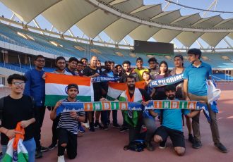 Members of the "Blue Pilgrims" fan club with Indian national team head coach Igor Štimac. (Photo courtesy: AIFF Media)