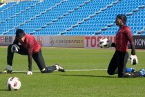 Gurpreet Singh Sandhu and Subrata Paul during an Indian national team training session at the AFC Asian Cup Qatar 2011. (Photo courtesy: AIFF Media)