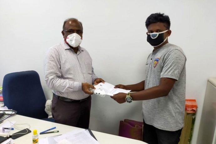 Chennaiyin FC Foundation contributes N95 masks for Chennai corporation workers. (Photo courtesy: Chennaiyin FC)