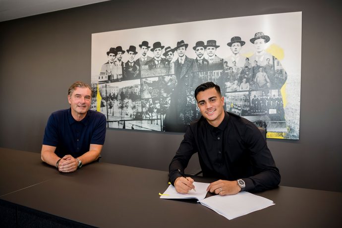 Borussia Dortmund's Sporting Director Michael Zorc and new signing Reinier. (Photo © Borussia Dortmund)