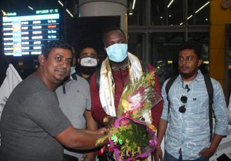 Mohammedan Sporting Club’s Ghanaian playmaker Mohammed Fatau during his arrival at the Kolkata Airport. (Photo courtesy: Mohammedan Sporting Club)