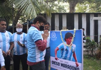 IFA General Secretary Joydeep Mukherjee and Mohammedan Sporting Club officials pay tribute to Argentina legend Diego Armando Maradona. (Photo courtesy: Mohammedan Sporting Club)