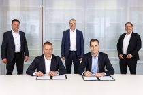 New Germany head coach Hans-Dieter Flick (left) and Oliver Bierhoff (Director National Teams & Academy, DFB) during the signing of the contract. Dr. Stephan Osnabruegge (Treasurer, DFB), Peter Peters (1st Vice-President, DFB) and Dr. Rainer Koch (1st Vice-President, DFB) were also present on the occasion. (© Vera Loitzsch/DFB)