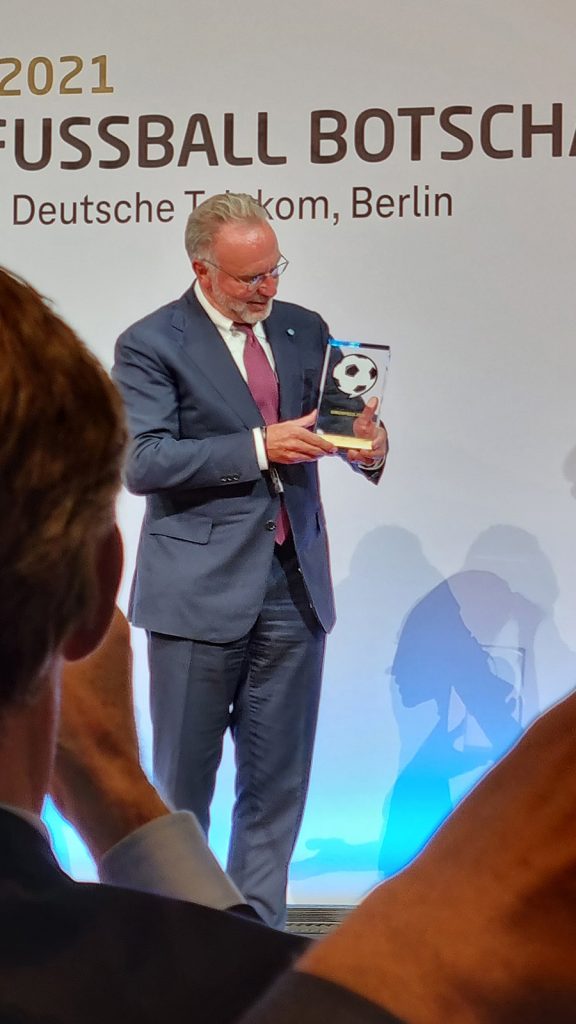 Karl-Heinz Rummenige - Deutscher Fussball Botschafter 2021 - Award-Verleihung in der Hauptstadtrepräsentanz der Deutschen Telekom am 6. Oktober 2021 (© CPD Football)