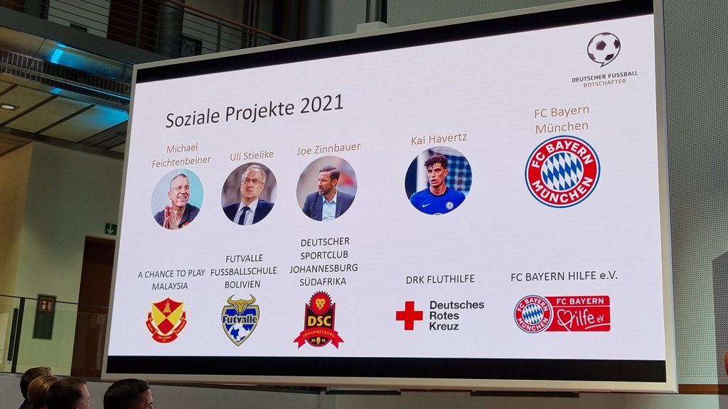Soziale Projekte 2021 - Deutscher Fussball Botschafter 2021 - Award-Verleihung in der Hauptstadtrepräsentanz der Deutschen Telekom am 6. Oktober 2021 (© CPD Football)