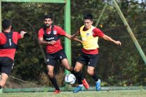 Bengaluru FC's Parag Shrivas and Sunil Chhetri battle for possession in training. (Photo courtesy: Bengaluru FC)