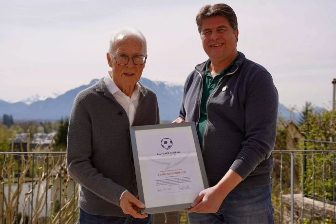 Germany legend Franz Beckenbauer and Deutscher Fußball Botschafter president Roland Bischof. (Photo courtesy: Deutscher Fußball Botschafter e.V.)